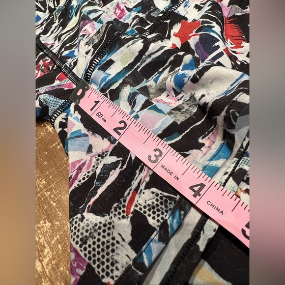 Lululemon Hotty Hot Short Il (Long 4") - Picture 7 of 14